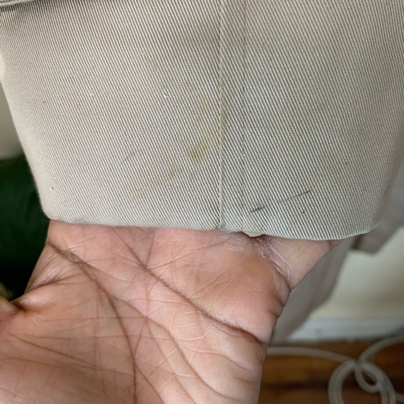 Burberry London Men Trench Coat. - Picture 3 of 8